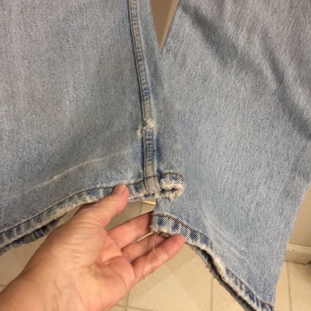 Men's 34/30 Levi’s Distressed Jeans, Light Blue - Picture 7 of 8